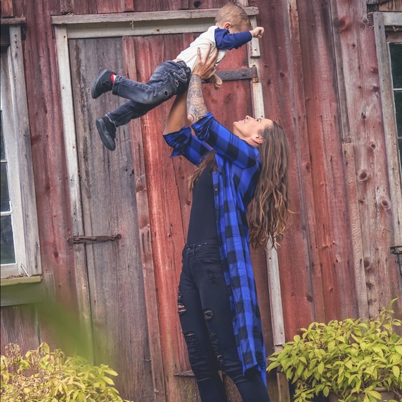 Meet your Posher, Cassandra - Picture 2 of 2